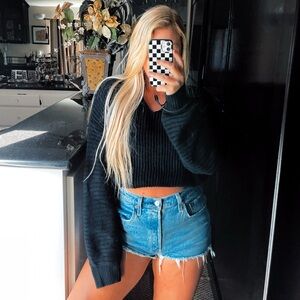 Black v neck cropped sweater